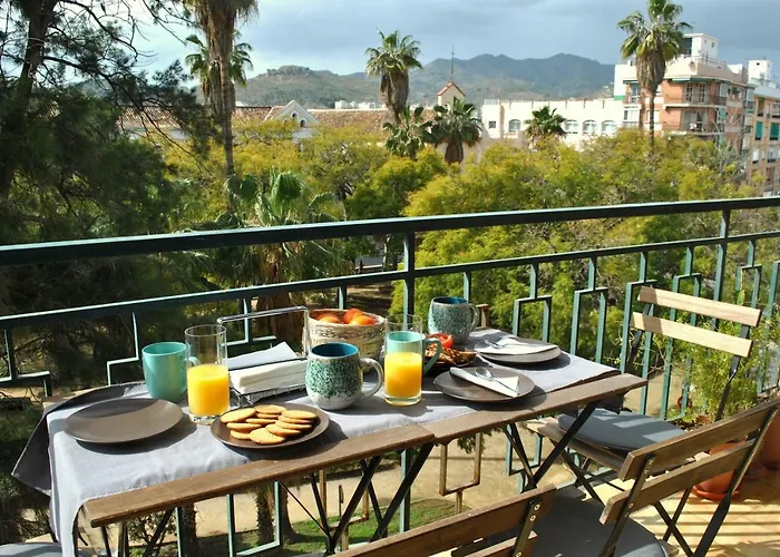 The Boho-Chic Oasis, Lovely City Center Apartment